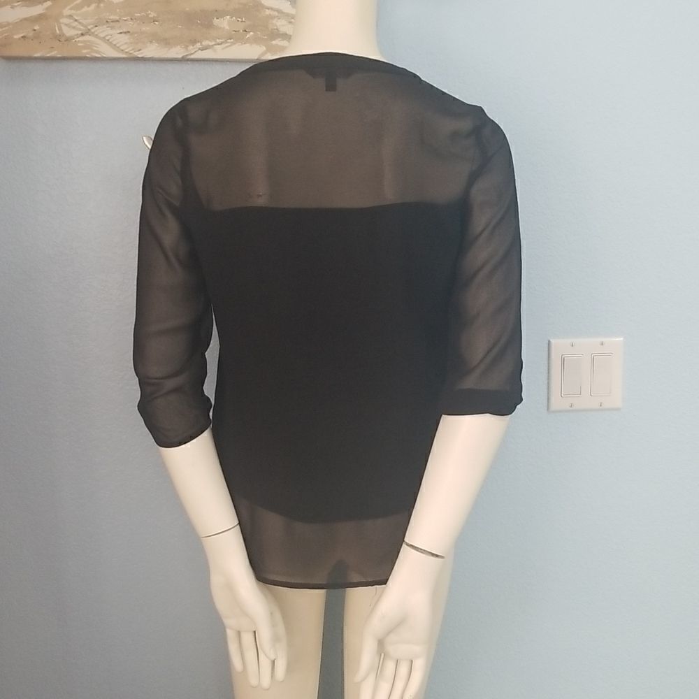 Express 3/4 tab sleeve top - Picture 4 of 12